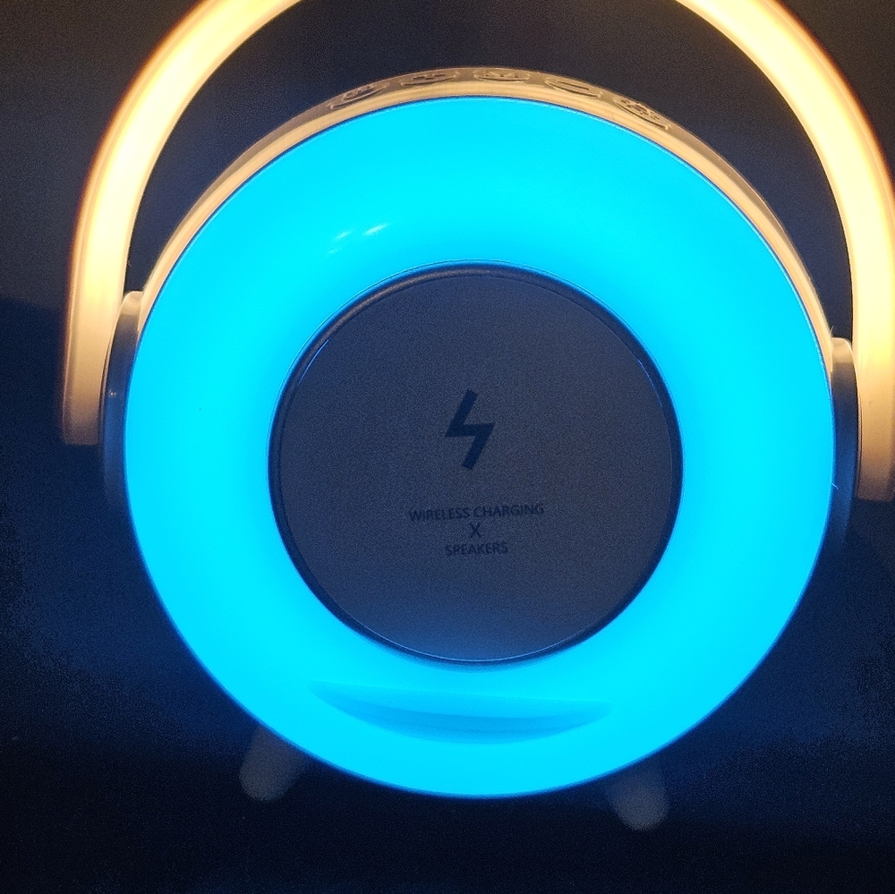 Wireless charging music night light